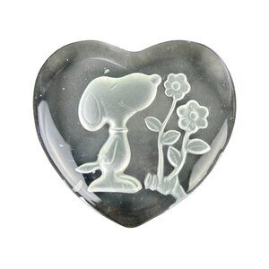 Snoopy Heart Shaped Glass Paperweight Peanuts Smelling Flowers Schuz VTG Love